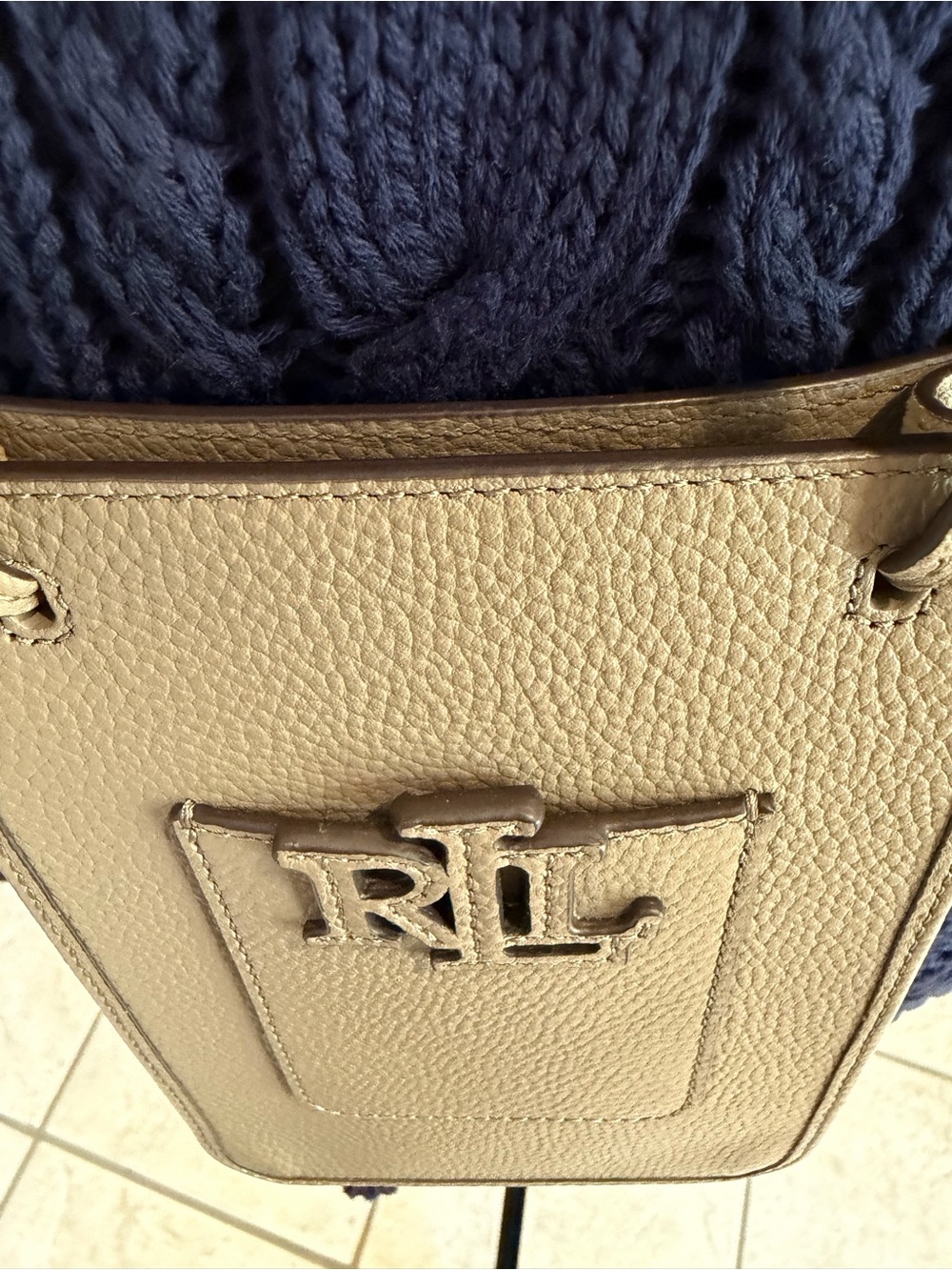 Lauren Ralph Lauren Taupe Pebbled Leather Crossbody Phone Tech Bag - Picture 6 of 6